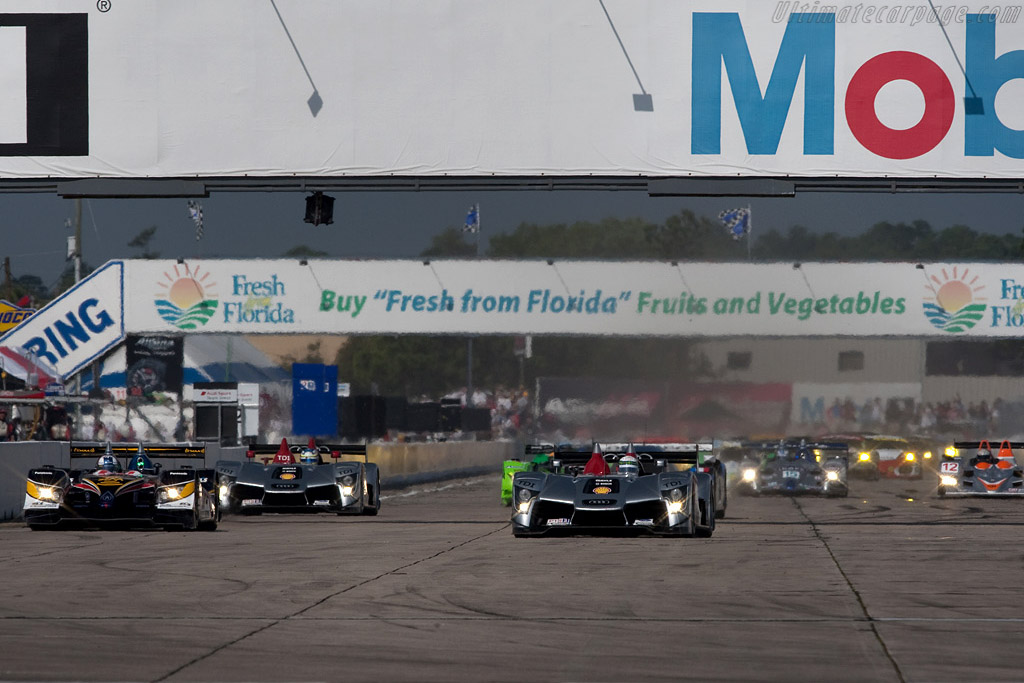 Off they go - Chassis: 103  - 2009 Sebring 12 Hours